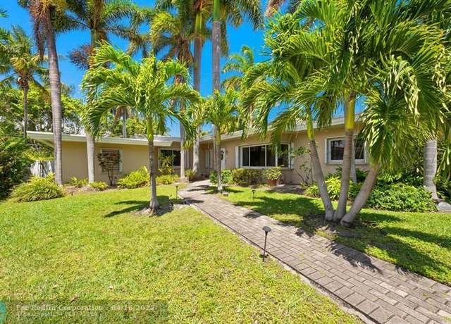 Property at 1243 Pierce St, Hollywood, FL 33019, 3 beds, 2.5 baths