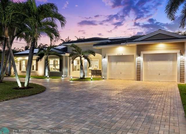 Property at 2717 NE 2nd Ave, Wilton Manors, FL 33334, 4 beds, 3.5 baths