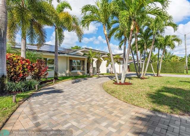 Property at 2717 NE 2nd Ave, Wilton Manors, FL 33334, 4 beds, 3.5 baths