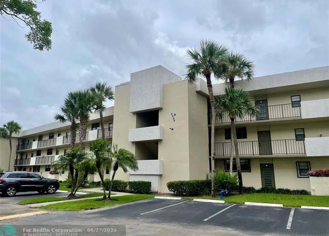 Property at 2450 Deer Creek Country Club Blvd Unit 206-B, Deerfield Beach, FL 33442, 1 bed, 1.5 baths