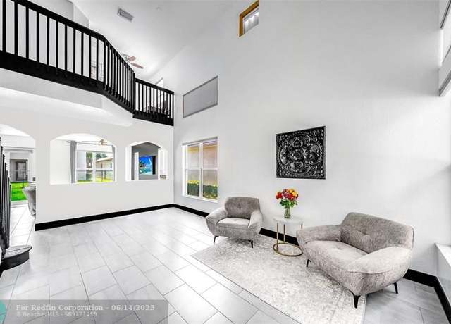 Property at 1029 Center Stone, Riviera Beach, FL 33404, 3 beds, 2.5 baths