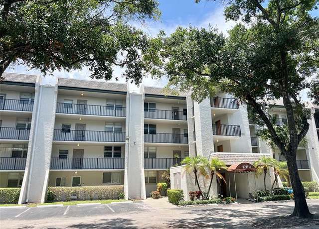 Property at 9235 Lagoon Pl #204, Davie, FL 33324, 2 beds, 2 baths