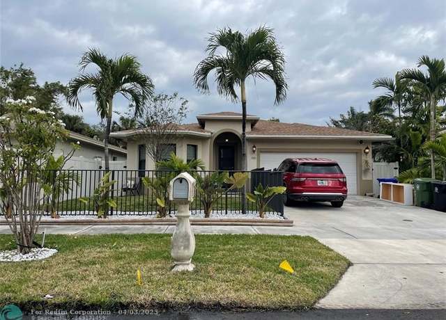 Property at 1321 SW 32nd St, Fort Lauderdale, FL 33315, 4 beds, 2 baths