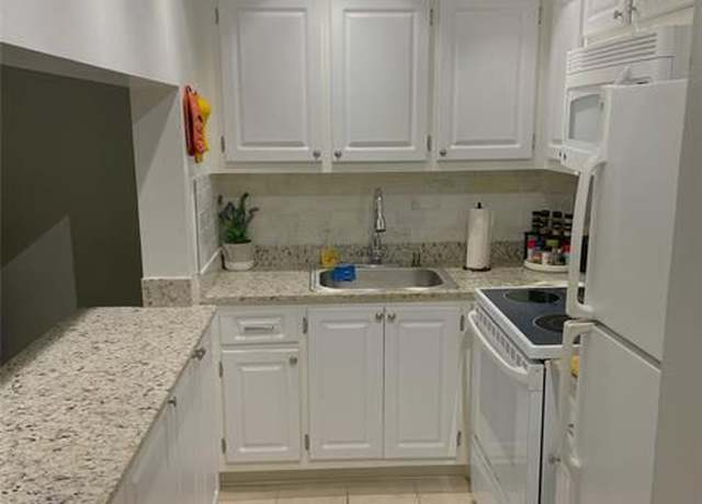 Property at 1560 Mckinley St Unit 112w, Hollywood, FL 33020, 1 bed, 1.5 baths