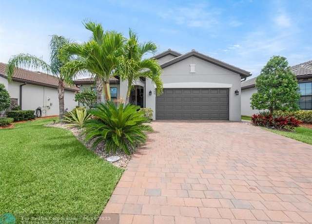 Property at 788 SE Villandry Way, Port St. Lucie, FL 34984, 4 beds, 3 baths