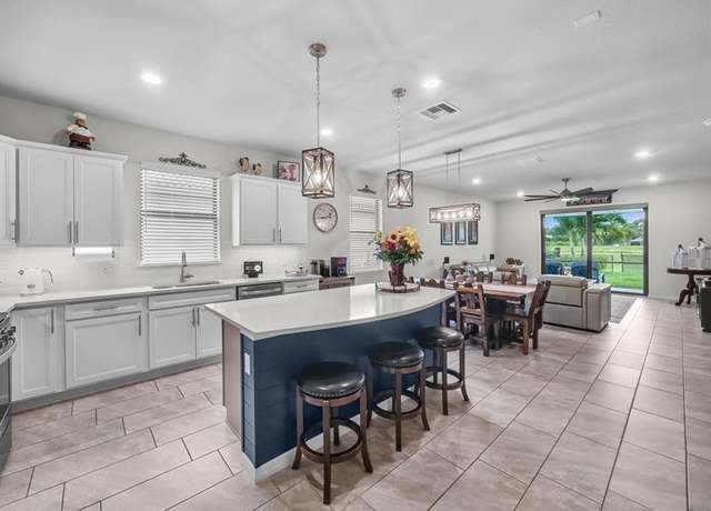 Property at 788 SE Villandry Way, Port St. Lucie, FL 34984, 4 beds, 3 baths