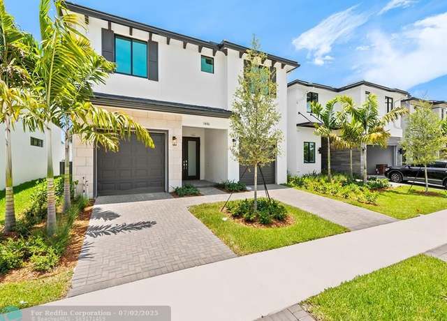 Property at 1429 SW 23rd Ct, Fort Lauderdale, FL 33315, 4 beds, 3.5 baths