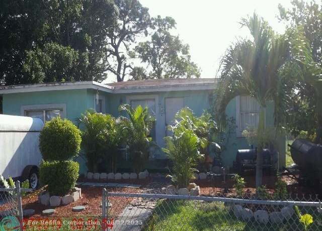 Property at 642 NW 14th Way, Fort Lauderdale, FL 33311, 5 beds, 2 baths