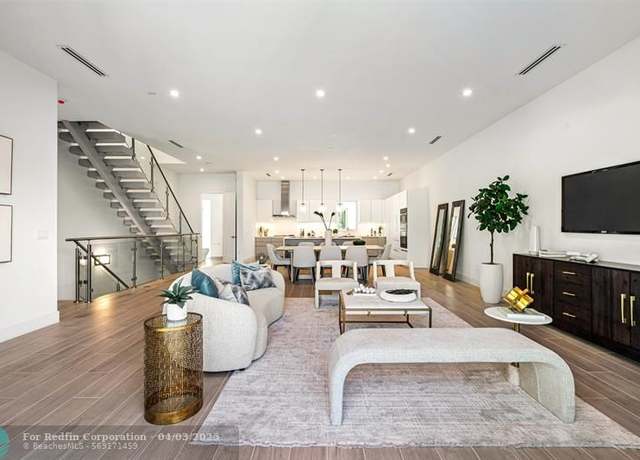 Property at 9 SE 11th Ave, Fort Lauderdale, FL 33301, 3 beds, 3.5 baths