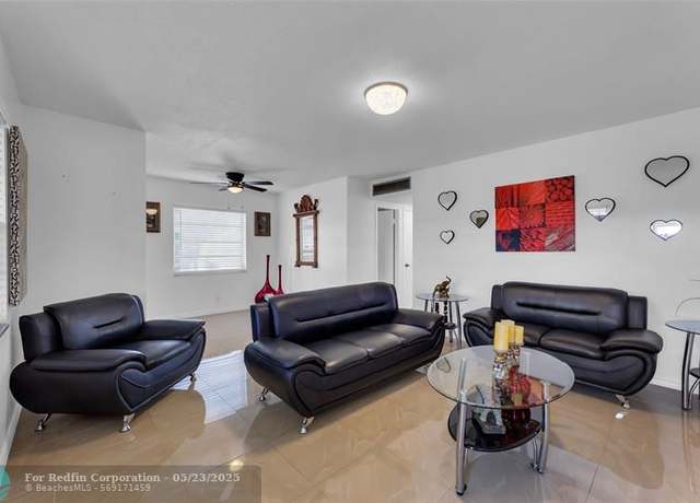 Property at 5300 Washington Unit 221B, Hollywood, FL 33021, 2 beds, 1 bath