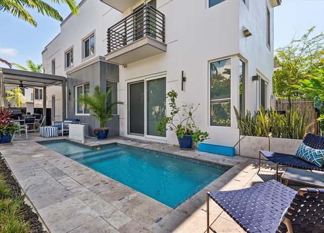 Property at 815 NE 17th Ave #5, Fort Lauderdale, FL 33304, 3 beds, 2.5 baths