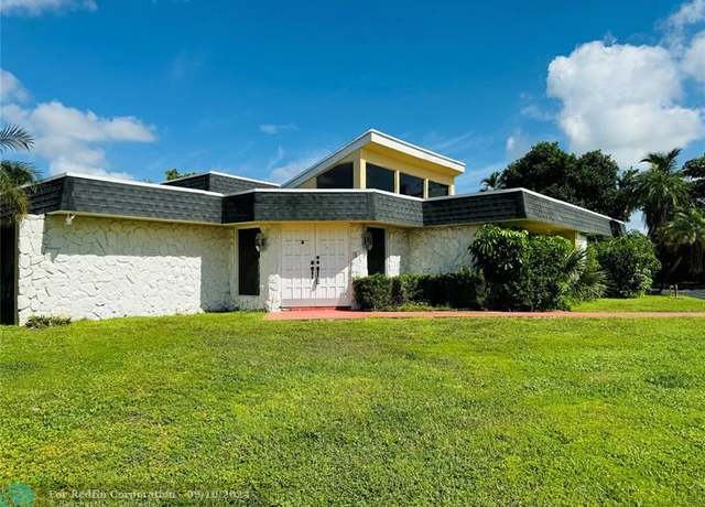 Property at 5613 S Travelers Palm Ln, Tamarac, FL 33319, 4 beds, 3 baths