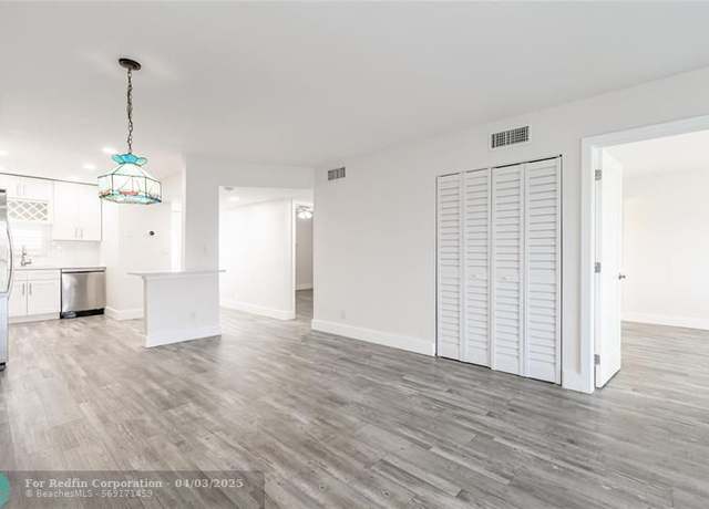 Property at 8971 S Hollybrook Blvd #308, Pembroke Pines, FL 33025, 2 beds, 2 baths