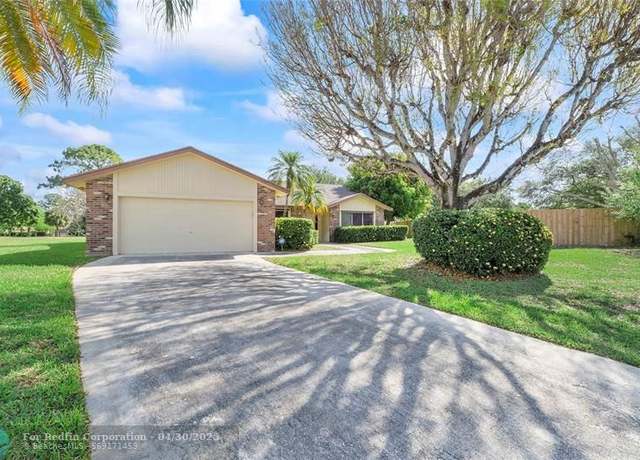 Property at 21766 Beachnut Dr, Boca Raton, FL 33433, 4 beds, 2 baths
