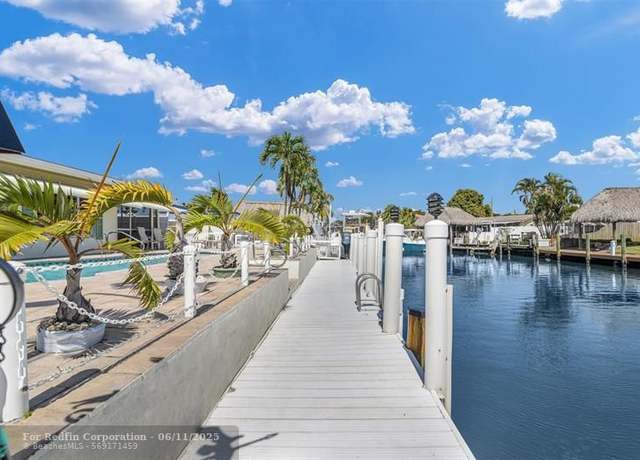 Property at 818 Argonaut Isle, Dania, FL 33004, 3 beds, 2.5 baths