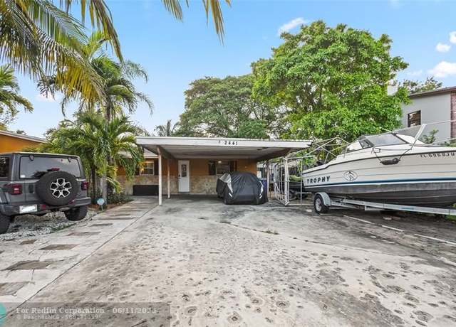 Property at 2441 SW 43rd Ave, Fort Lauderdale, FL 33317, 5 beds, 3 baths