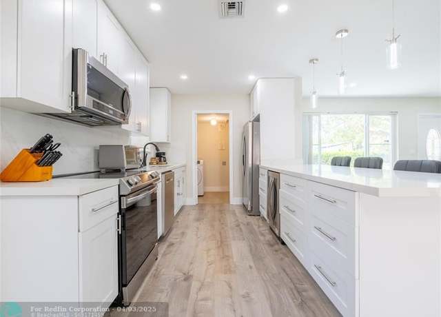 Property at 700 SW 4th Ct, Hallandale, FL 33009, 4 beds, 2 baths