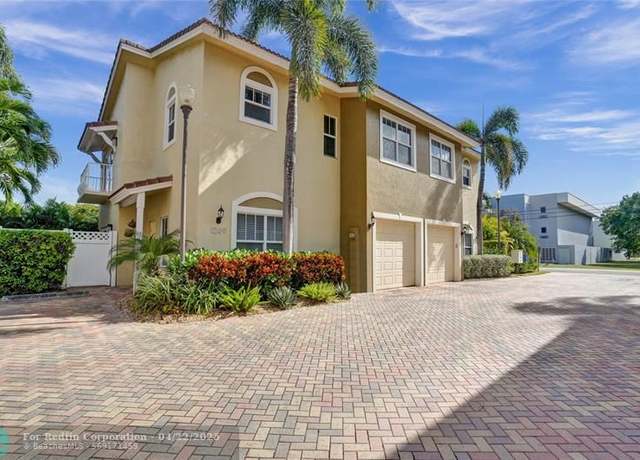 Property at 1249 NE 32nd St, Oakland Park, FL 33334, 3 beds, 2.5 baths