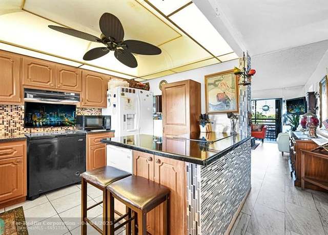 Property at 10442 Sunrise Lakes Blvd #312, Sunrise, FL 33322, 2 beds, 2 baths