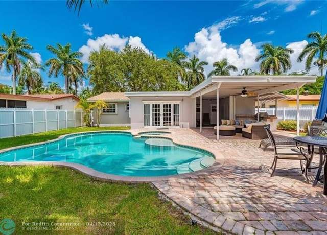 Property at 1109 N 13th Ct, Hollywood, FL 33019, 3 beds, 2 baths