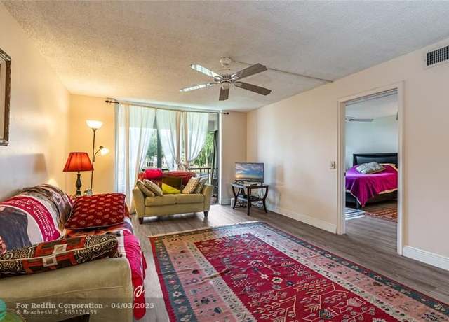 Property at 8930 S Hollybrook Blvd #209, Pembroke Pines, FL 33025, 2 beds, 2 baths