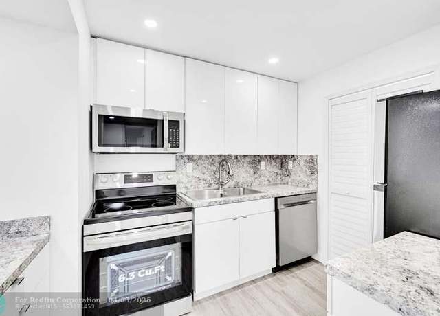 Property at 20730 NE 4th Pl #201, Miami, FL 33179, 2 beds, 2 baths