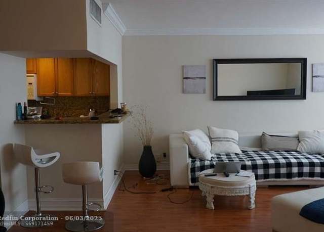 Property at 1000 West Ave #1005, Miami Beach, FL 33139, 1 bath