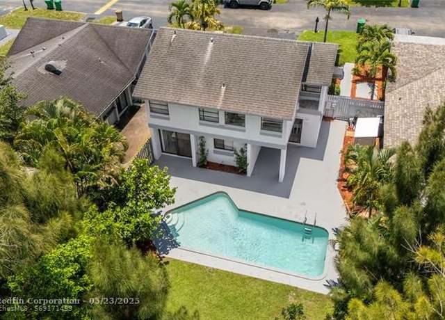 Property at 8371 SW 39th Ct, Davie, FL 33328, 3 beds, 2.5 baths