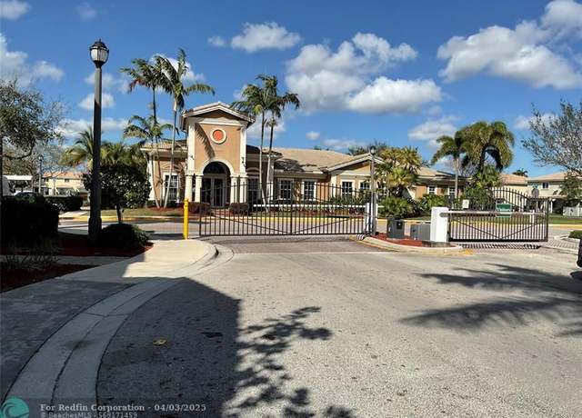 Property at 9093 Chambers St #9093, Tamarac, FL 33321, 2 beds, 2.5 baths
