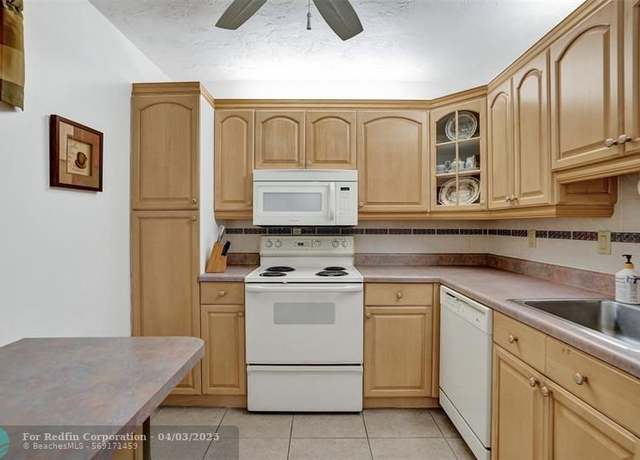 Property at 2831 Somerset Dr #414, Lauderdale Lakes, FL 33311, 2 beds, 2 baths
