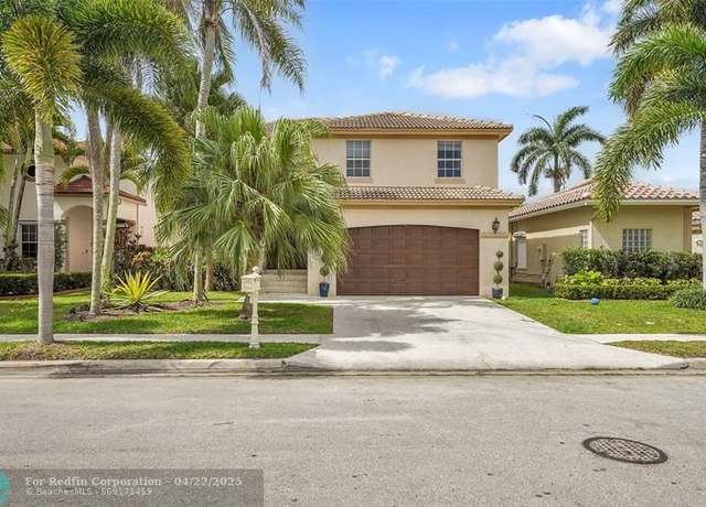 Property at 16250 La Costa Dr, Weston, FL 33326, 4 beds, 2.5 baths