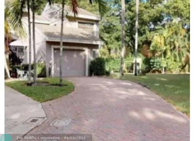 Property at 6624 Thornhill Ct #2, Boca Raton, FL 33433, 3 beds, 2.5 baths