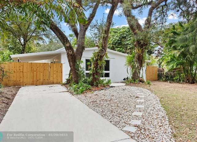 Property at 1601 SW 20th Ave, Fort Lauderdale, FL 33312, 5 beds, 3 baths