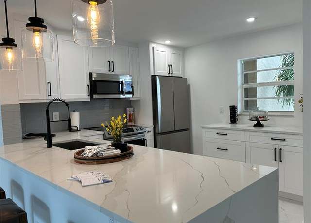 Property at 2300 NE 1st Ln #201, Boynton Beach, FL 33435, 2 beds, 2 baths