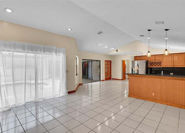 Property at 8899 NW 47th Dr, Coral Springs, FL 33067, 4 beds, 2.5 baths