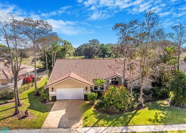 Property at 1558 Grantham Dr, Wellington, FL 33414, 4 beds, 2.5 baths