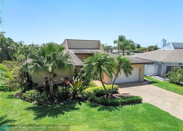 Property at 8212 NW 85th Ave, Tamarac, FL 33321, 3 beds, 2 baths