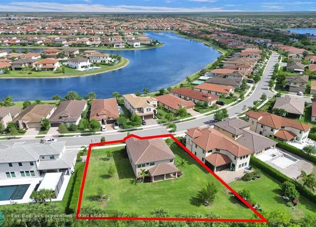 Property at 11890 S Baypoint Cir, Parkland, FL 33076, 4 beds, 3.5 baths