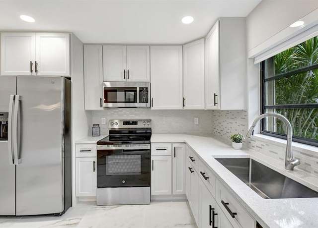 Property at 4724 Greentree Cir #4724, Boynton Beach, FL 33436, 2 beds, 2 baths