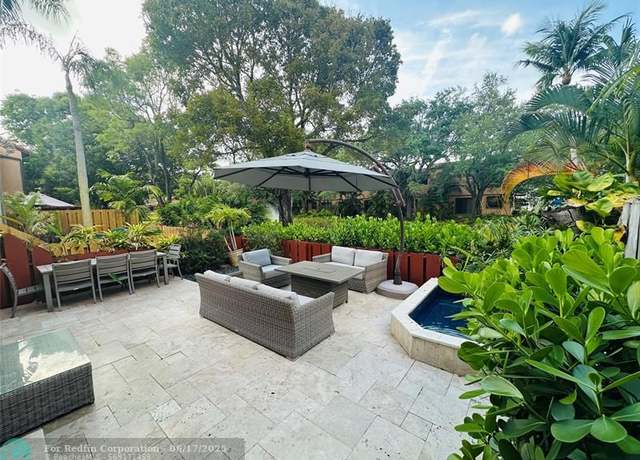 Property at 281 NE 16th Pl #401, Fort Lauderdale, FL 33305, 3 beds, 2.5 baths