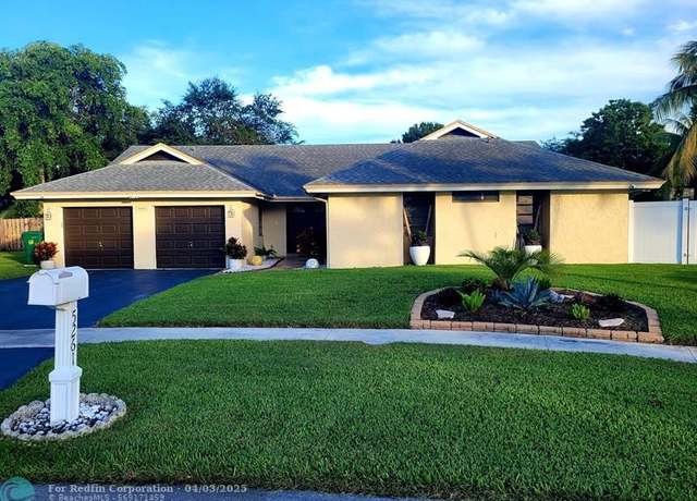 Property at 5261 NW 87th Ave, Lauderhill, FL 33351, 3 beds, 2.5 baths