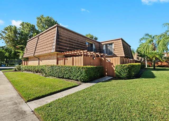 Property at 9107 SW 20th St Unit B, Davie, FL 33324, 2 beds, 2.5 baths