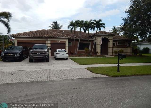 Property at 4320 SW 138th Ave, Davie, FL 33330, 4 beds, 3 baths