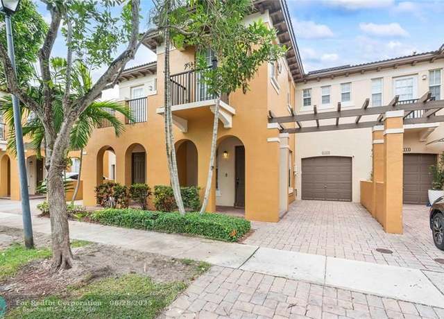 Property at 4442 Arabian Way #4442, Fort Lauderdale, FL 33328, 3 beds, 2.5 baths