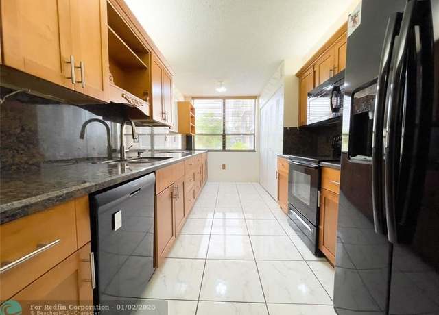 Property at 900 NE 195th St #312, Miami, FL 33179, 3 beds, 2 baths