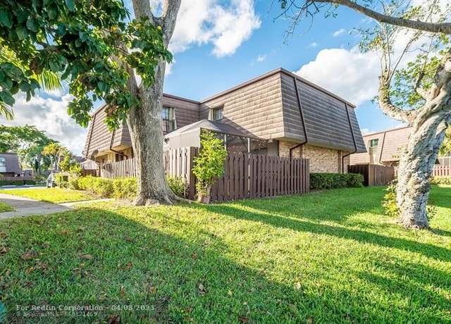 Property at 2670 NW 99th Ave, Coral Springs, FL 33065, 2 beds, 2.5 baths