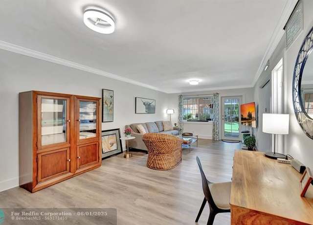 Property at 200 NE 19th Ct Unit 109 M, Wilton Manors, FL 33305, 1 bed, 1.5 baths