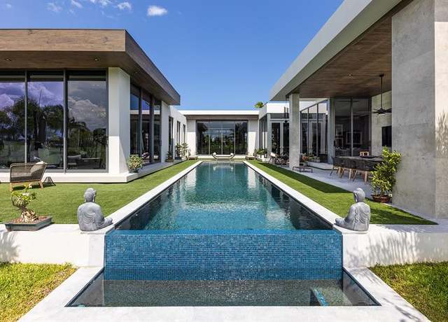 Property at 3917 Country Club Ln, Fort Lauderdale, FL 33308, 5 beds, 6 baths