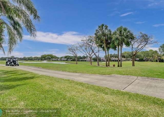 Property at 1680 W Golfview Dr #1680, Pembroke Pines, FL 33026, 2 beds, 2 baths