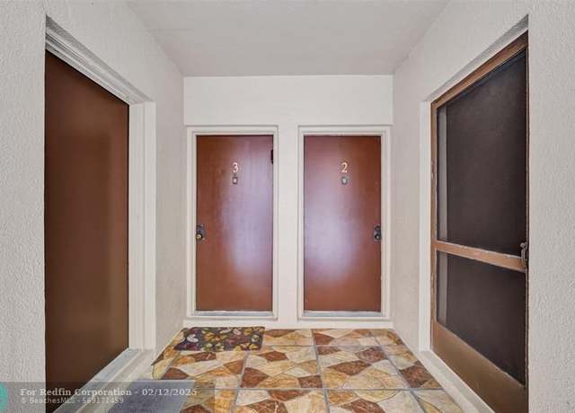 Property at 4040 N Hills Dr #2, Hollywood, FL 33021, 2 beds, 2.5 baths